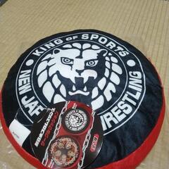 新日本プロレス丸型クッションの画像