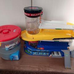 トミカグランドモールとトミカ収納バケツ