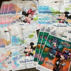 未使用の東京ディズニーリゾート・ディズニーシーお土産袋 ショッパー3種12枚の画像