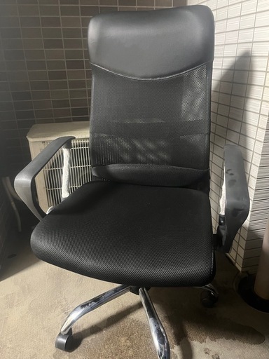 回転椅子 (T M) 吉塚の椅子《その他》の中古あげます・譲ります 回転椅子 (T M) 吉塚の椅子《その他》の中古あげます・譲ります
