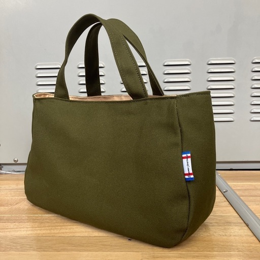 丸底トートバッグ ころりんバッグ ハンドメイド カーキ色 丸底トートバッグ ころりんバッグ ハンドメイド カーキ色