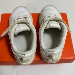 NIKEスニーカー　コートバーロウ15cmの画像