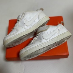 NIKEスニーカー　コートバーロウ15cmの画像