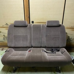 100系ハイエースワゴン　3列目シート