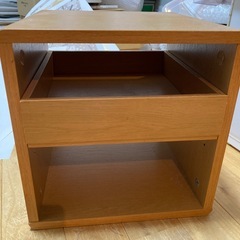 小さいテーブル　３０ｘ３０x３０