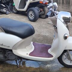⭐ヤマハビーノFI　SA37J　白　コケ傷アリ　人気NO’１インジェクションモデル原付バイクの画像