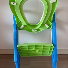 トイレトレーニング 踏み台 折りたたみ 補助便座 子供ステップ式 高さ調節可能   おまる練習 小便器 おしっこトレーニング　グリーン　　の画像