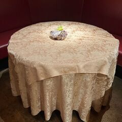 ※売却済※クラシックスタイル ラウンドテーブル（直径110cm・高さ70cm）／店舗改装・新築建て替えに伴い、装飾品・備品・家具を譲渡いたしますの画像