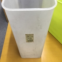 【無料】プラスチック製ゴミ箱　各種（計12個）差し上げます！の画像