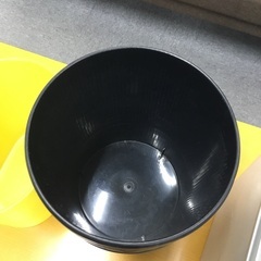 【無料】プラスチック製ゴミ箱　各種（計12個）差し上げます！の画像