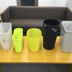 【無料】プラスチック製ゴミ箱　各種（計12個）差し上げます！