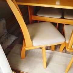 無料でお譲り！４人掛けダイニングテーブル（椅子４脚付き）の画像