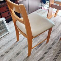 無料でお譲り！４人掛けダイニングテーブル（椅子４脚付き）の画像