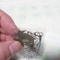 新品　未開封　透明なアクリルキーホルダー　isaaki？　足拭きマットさん？の画像