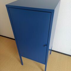 メタル製キャビネット（IKEA の LIXHULT）の画像