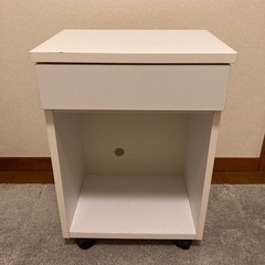サイドテーブル　白