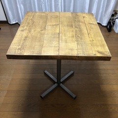 カフェテーブル