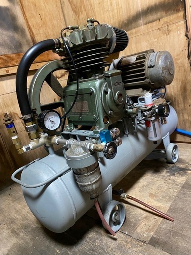 100V業務用　エアーコンプレッサー