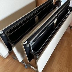 折りたたみテーブル