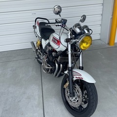 XJR400