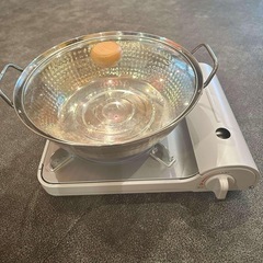 カセットコンロと鍋 