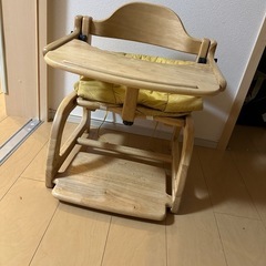 すくすくローチェア