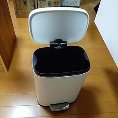 蓋付きゴミ箱