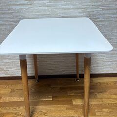 ダイニングテーブル　