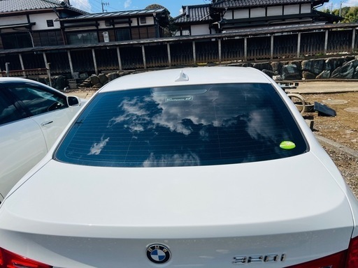 BMW320i