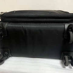美品　超軽量 ソフトスーツケース Mサイズ　キャリーケース　拡張 TSAロックの画像