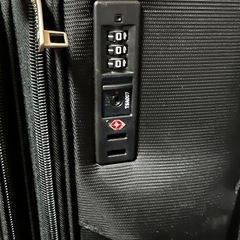 美品　超軽量 ソフトスーツケース Mサイズ　キャリーケース　拡張 TSAロックの画像