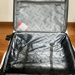 美品　超軽量 ソフトスーツケース Mサイズ　キャリーケース　拡張 TSAロックの画像