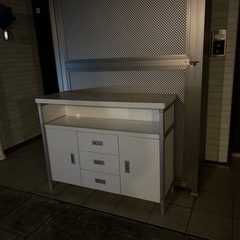 至急　食器棚あげますの画像