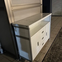 至急　食器棚あげます
