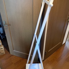 ホワイト木製ハンガーの画像