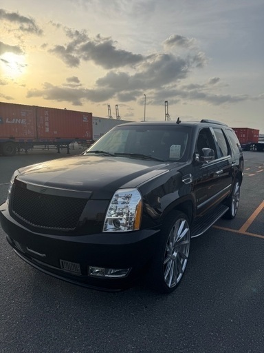 キャデラック　エスカレード