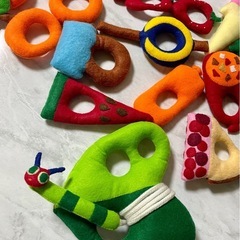 【残り1点になりました】ハンドメイド  はらぺこあおむし  紐通しの画像