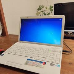 【スタイリッシュなホワイト】TOSHIBA dynabook B351/22Cの画像