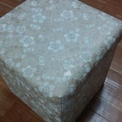 ◆【収納 兼 サブチェアー】 ●家具屋さんの、オーダー品。　●大...