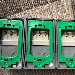 新品 東芝電線器具 DC1092Nアース付ターミナル付 防水コンセントの画像