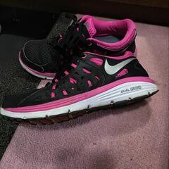 NIKE　ナイキ　レディーススニーカー　24cmの画像