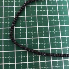 黒ビーズ 小さめ メンズネックレスの画像