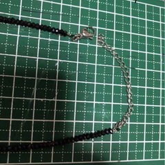 黒ビーズ 小さめ メンズネックレスの画像
