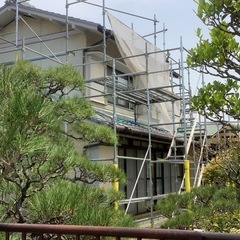 初めまして塗装更新中。外壁塗装4回塗り完了！木部塗装中です‼️ - 倉敷市