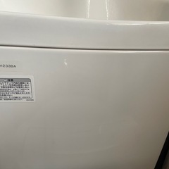 TOTOトイレ　タンクと便器の画像