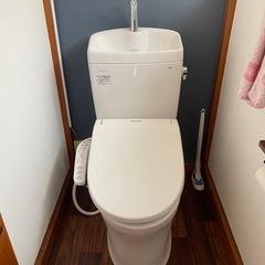 TOTOトイレ　タンクと便器の画像