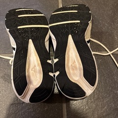 MIZUNOスニーカー通学靴の画像