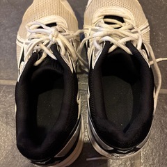MIZUNOスニーカー通学靴の画像