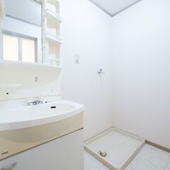 ★４月末までの契約で家賃３か月無料★日当たり良好バルコニーと大容量トランクルーム、近隣の商業施設充実なアパートで快適な生活を！ − 岐阜県