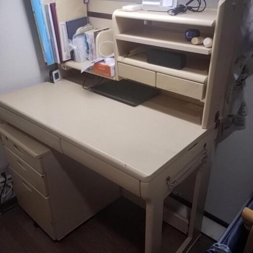 美しい ITOKI 新石切のオフィス用家具《机》の中古 (YK) 学習机 事務机・学習机